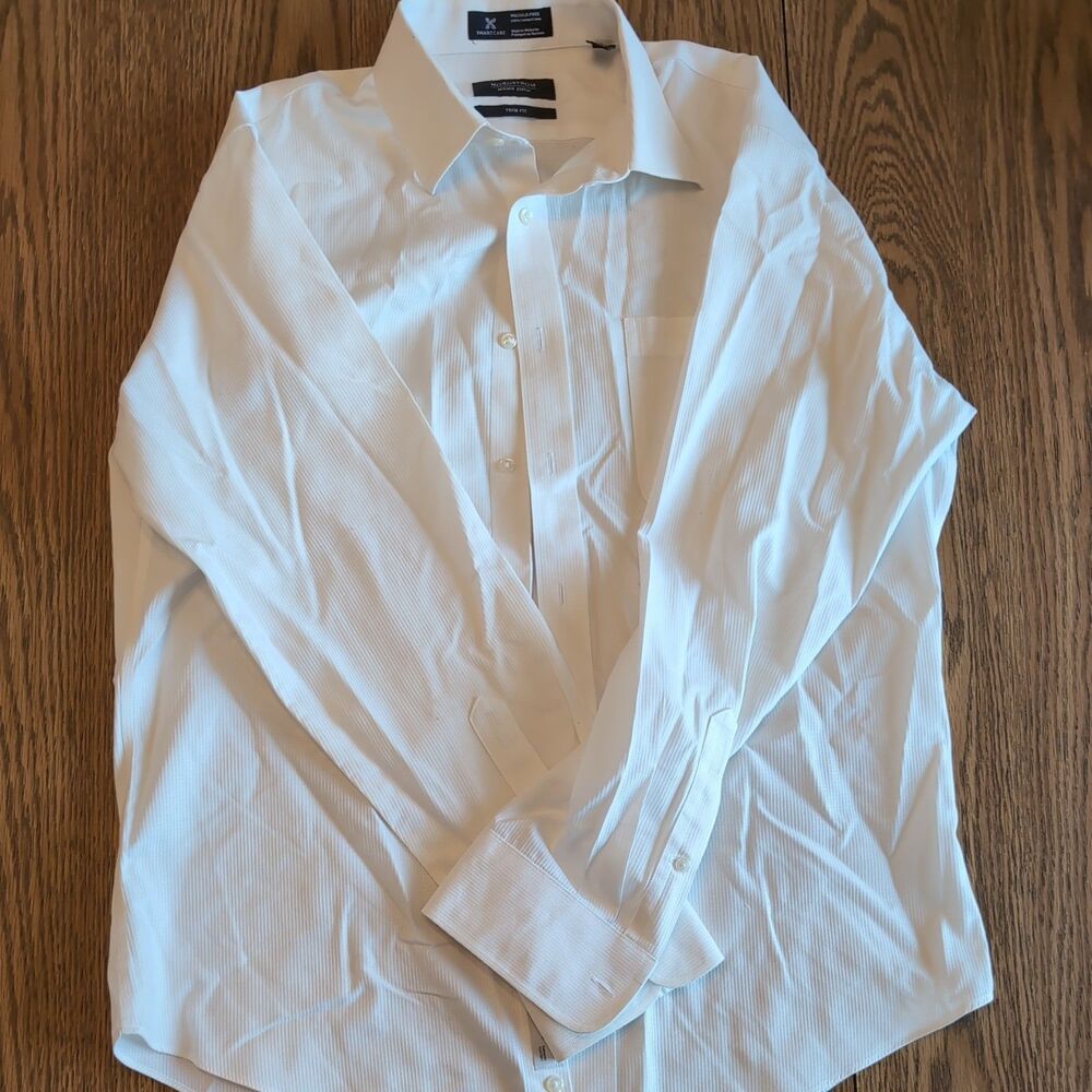 Nordstrom Men's Button Up Shirt size 15.5, 32-33 White Trim Fit Textured